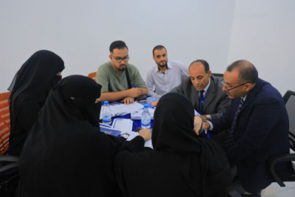 ألبوم صور خاص بتنظيم ورشة تدريبية لتقديم الدعم الفني في جامعة الرشيد الذكية